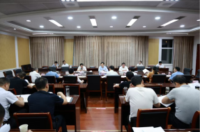 胡广主持召开第十五届县委常委会第...